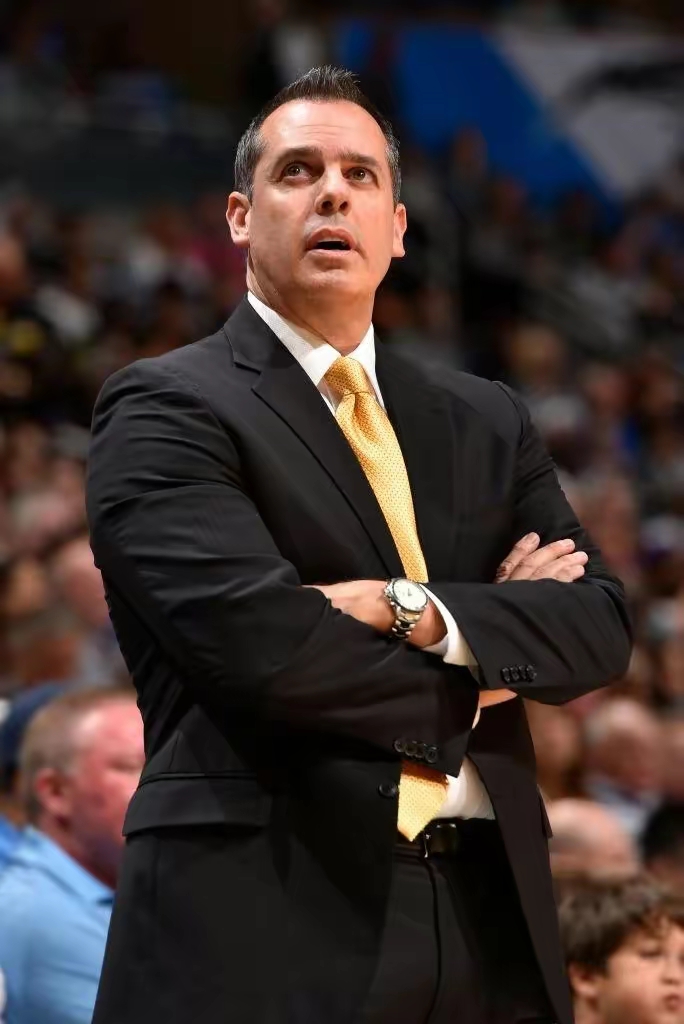 太阳队主帅公开批评球员表现，要求改进