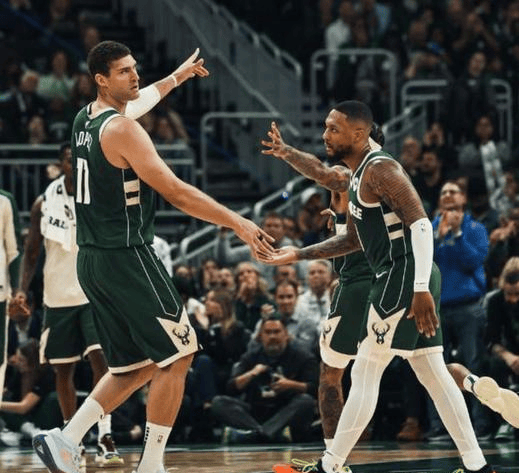 雷火电竞下载-球队主力球员某场比赛轰下三双