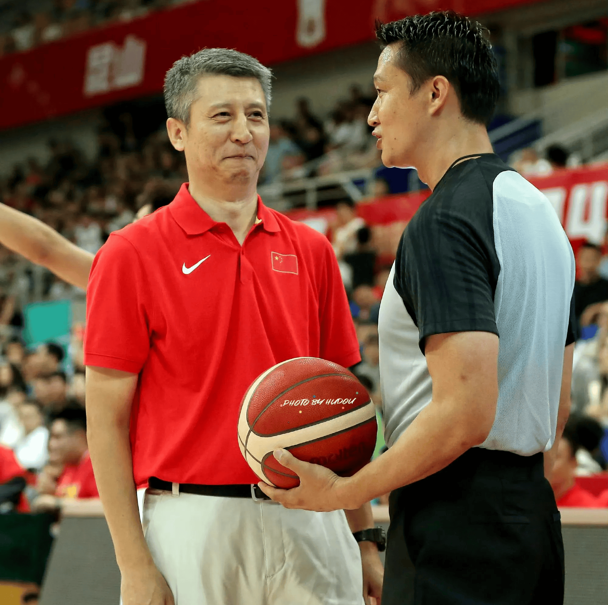 本周末将迎来精彩比赛，球员备战热火朝天