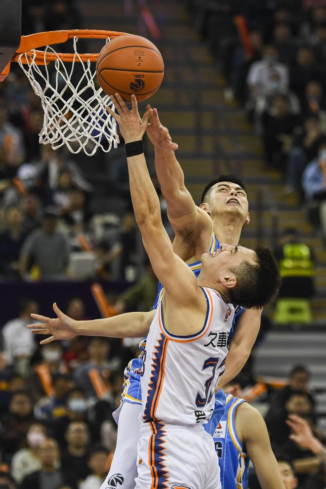 包含上海大鲨鱼对战四川五粮金樽，谁能获胜？的词条