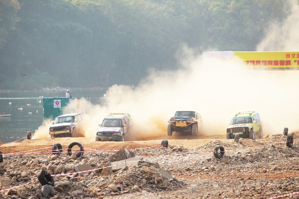 雷火电竞网站-队员实力大挑战，赛场上硝烟弥漫的简单介绍